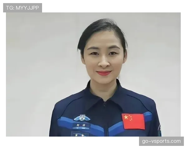 航天员刘洋穿拖鞋挤小区电梯,屏幕女神瞬间下线 航天员刘洋穿拖鞋挤小区电梯,屏幕女神瞬间下线